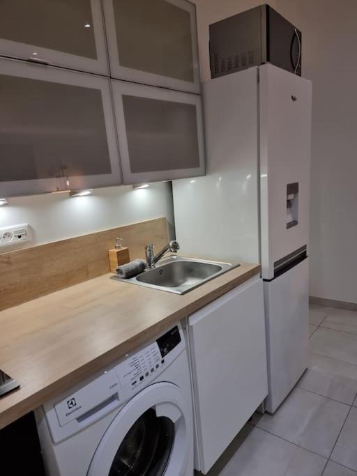 Nalan Orrygeois, Spa, Sauna, Proche Asterix Exteriér fotografie