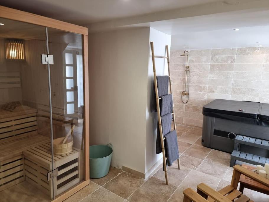 Nalan Orrygeois, Spa, Sauna, Proche Asterix Exteriér fotografie